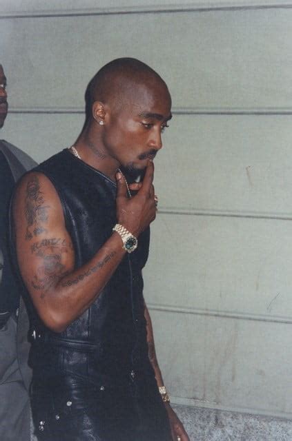 donatella versace 2pac|David McLean on His Unseen Tupac Photos in .